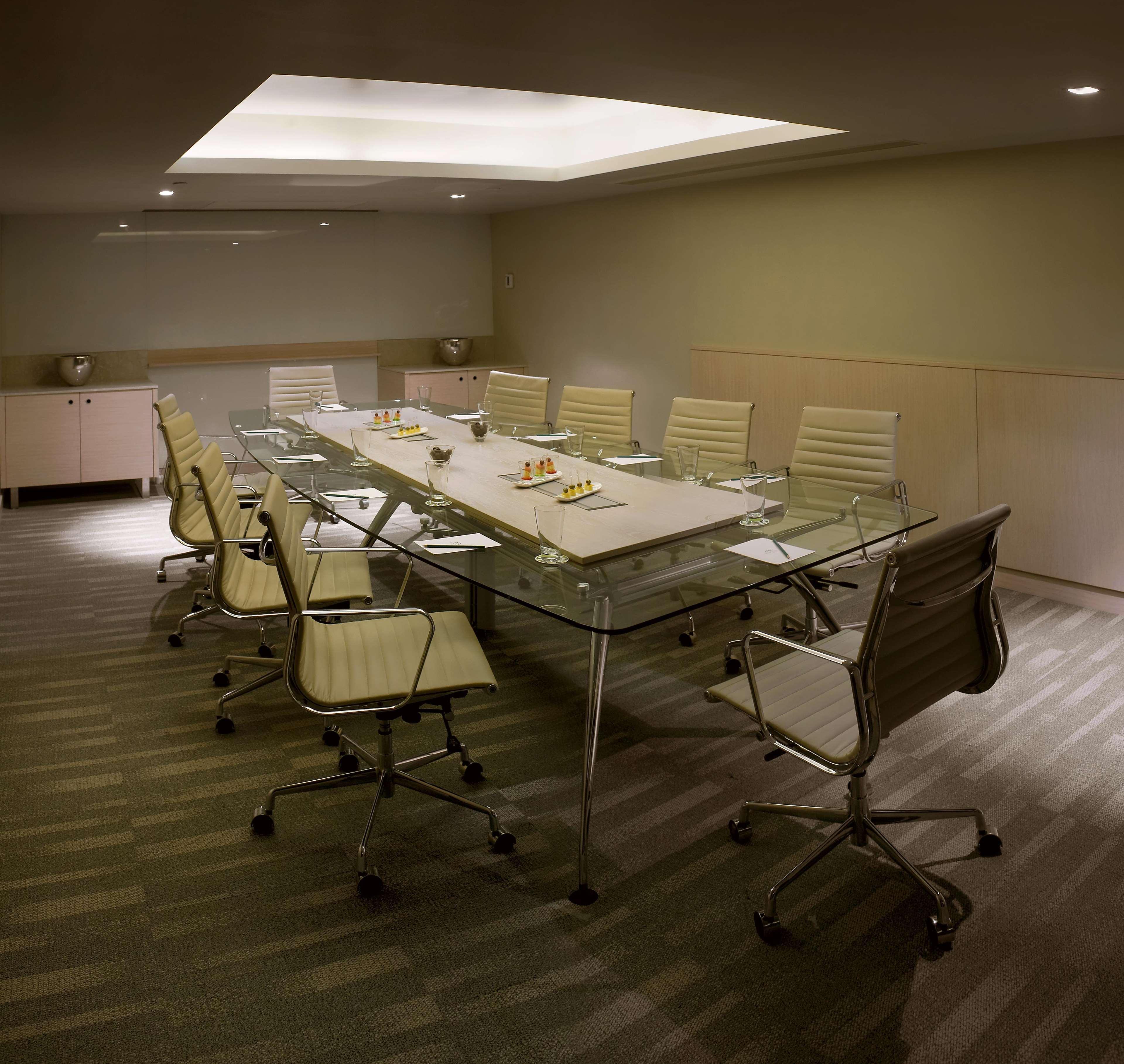 Отель Pullman Chennai Anna Salai - Premium Brand By Accor Экстерьер фото