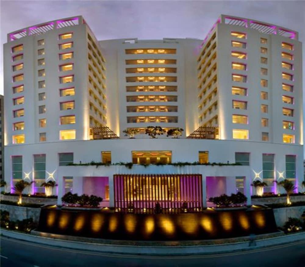 Отель Pullman Chennai Anna Salai - Premium Brand By Accor Экстерьер фото