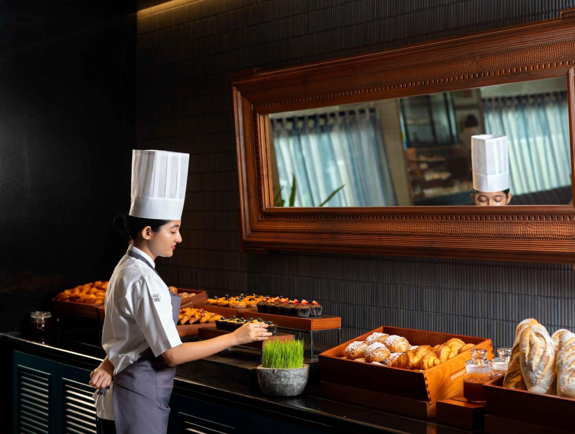 Отель Pullman Chennai Anna Salai - Premium Brand By Accor Экстерьер фото