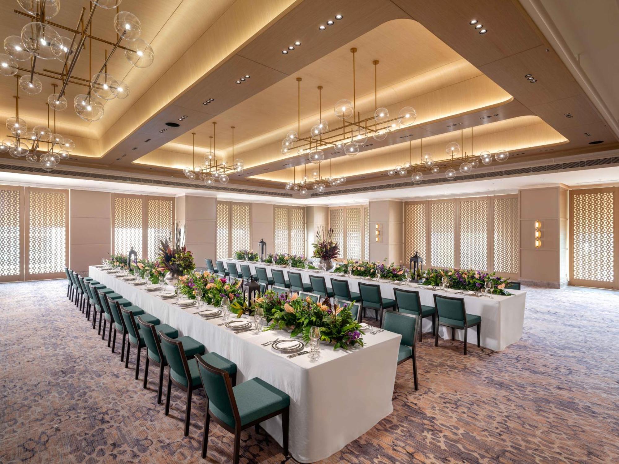 Отель Pullman Chennai Anna Salai - Premium Brand By Accor Экстерьер фото