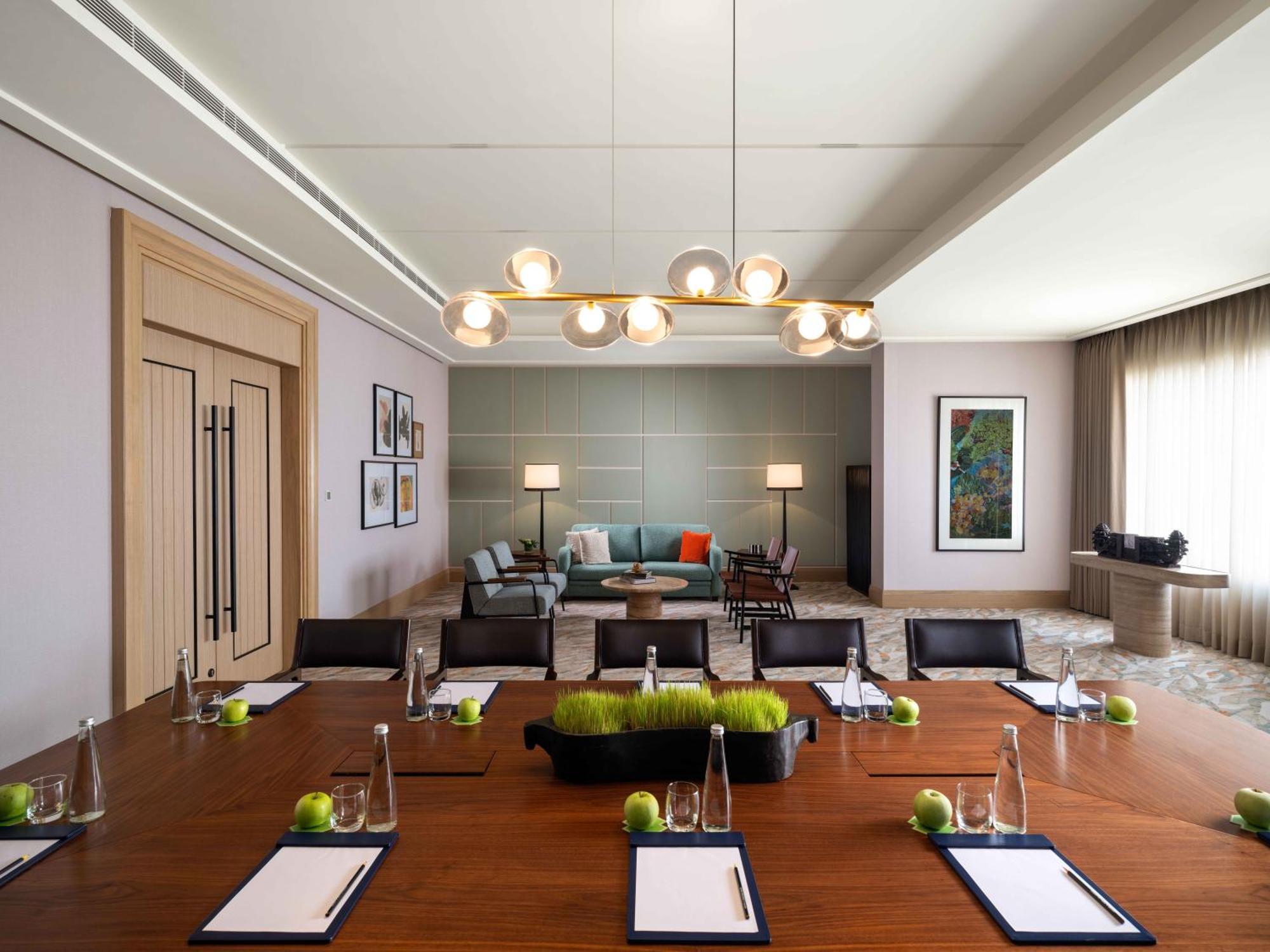 Отель Pullman Chennai Anna Salai - Premium Brand By Accor Экстерьер фото