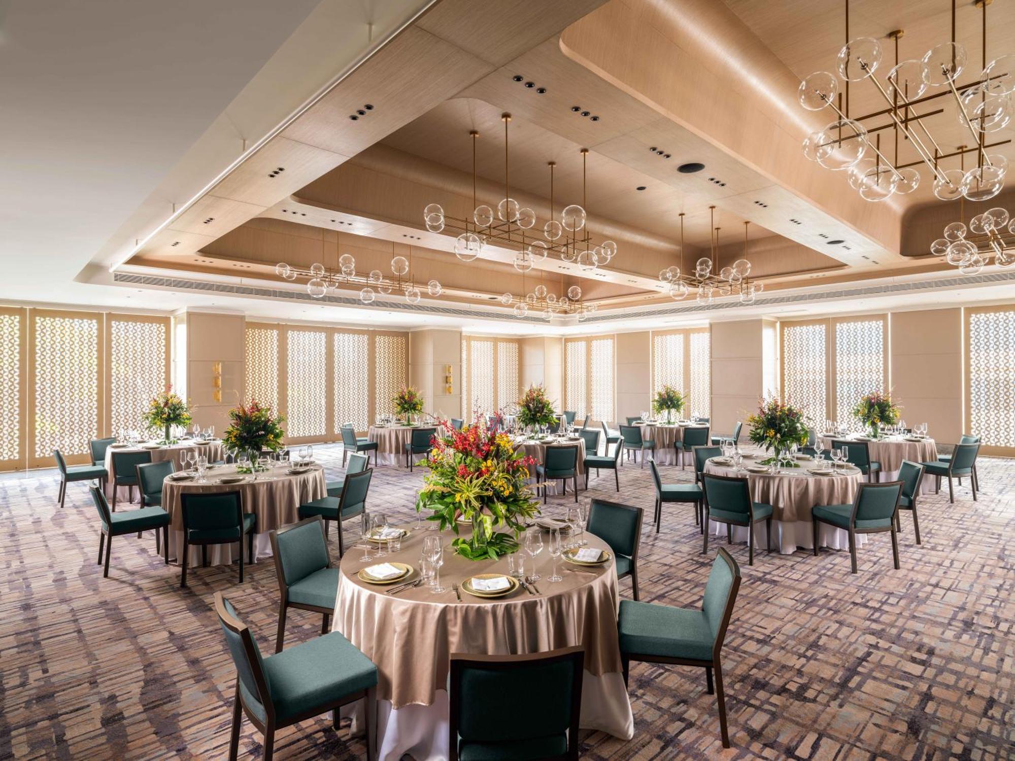 Отель Pullman Chennai Anna Salai - Premium Brand By Accor Экстерьер фото