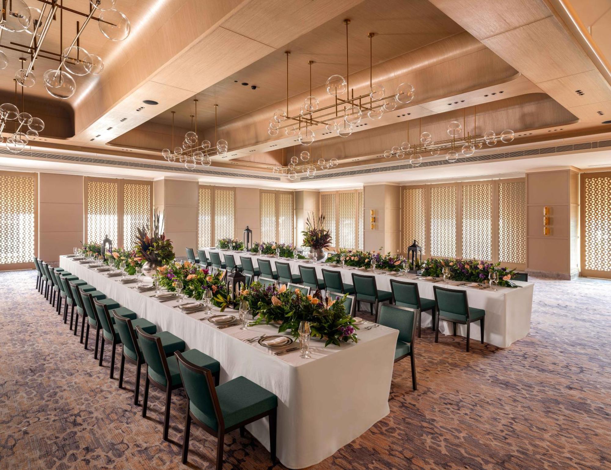 Отель Pullman Chennai Anna Salai - Premium Brand By Accor Экстерьер фото